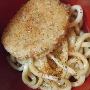 白だし汁のコロッケうどん